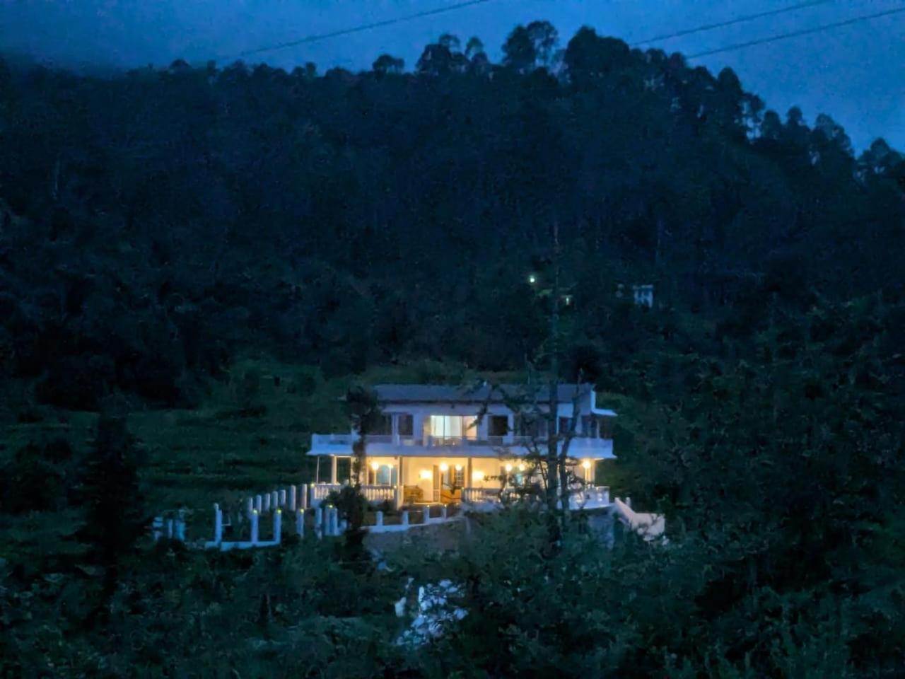 Brook Cottage Champawat Exterior photo